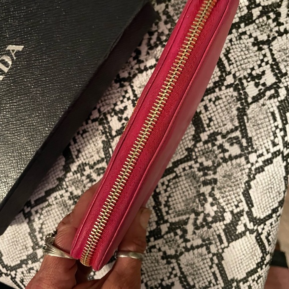 Prada Hot Pink Saffiano Leather full-size zip around Continental wallet and box - Picture 4 of 7